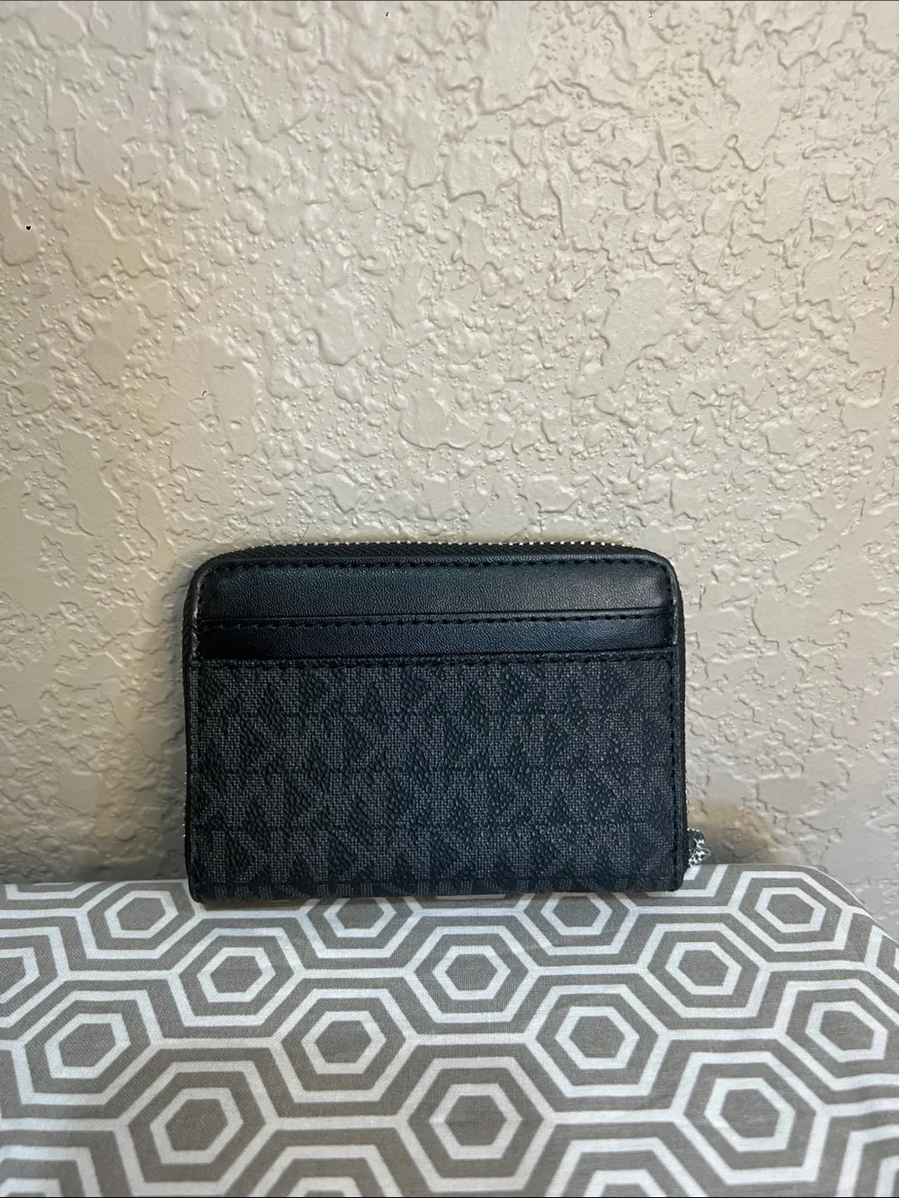 MICHAEL Michael Kors compact zip